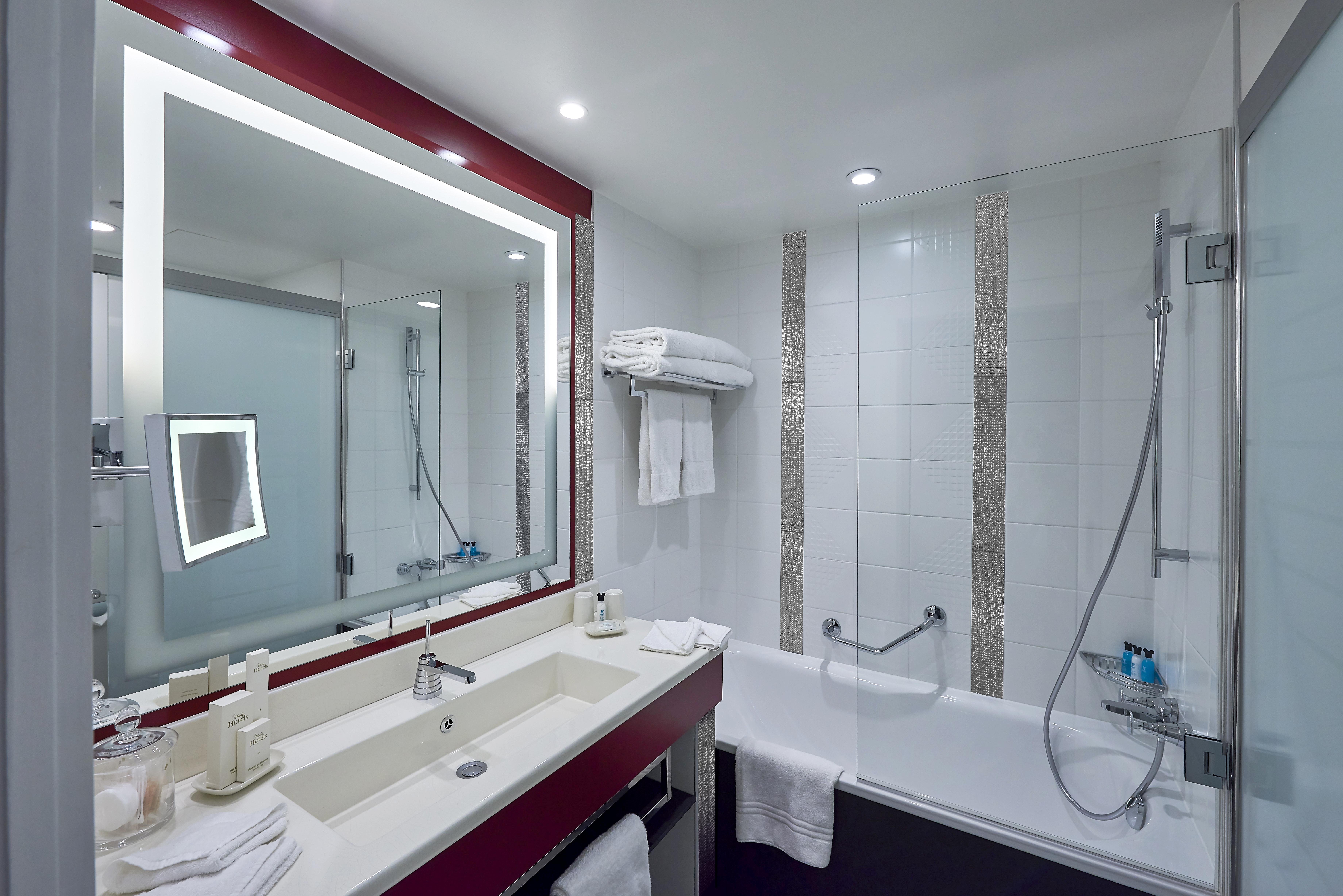 Disney Hotel New York - The Art Of Marvel Chessy  Esterno foto